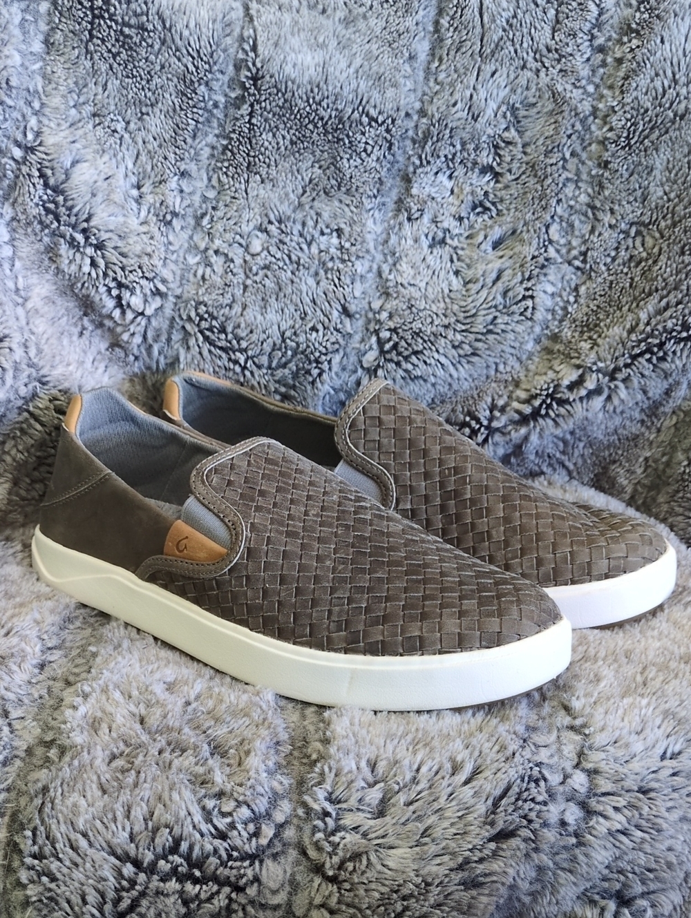 Olukai Men's Lae'ahi Lauhala Slip-On Woven Leather Men's Sneakers in Ash Sz 9.5